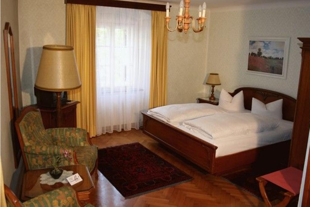 Schlosshotel Post Imst Exterior foto